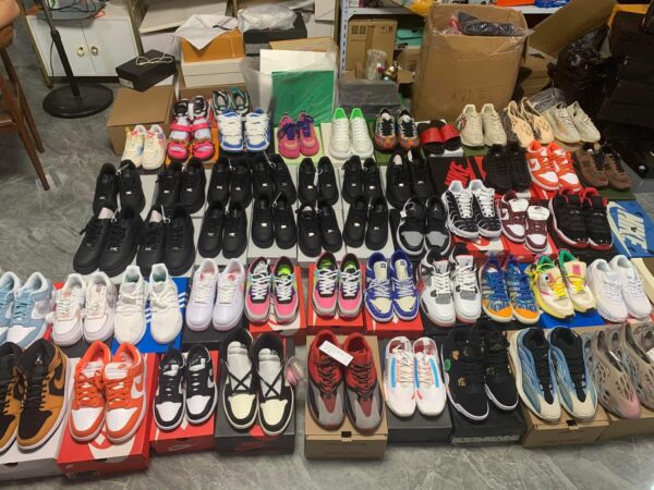 Mixed shoe pallets - Image 4
