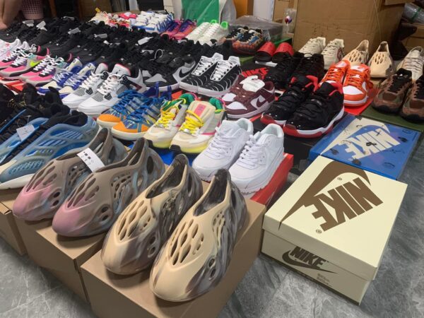 Mixed shoe pallets - Image 2