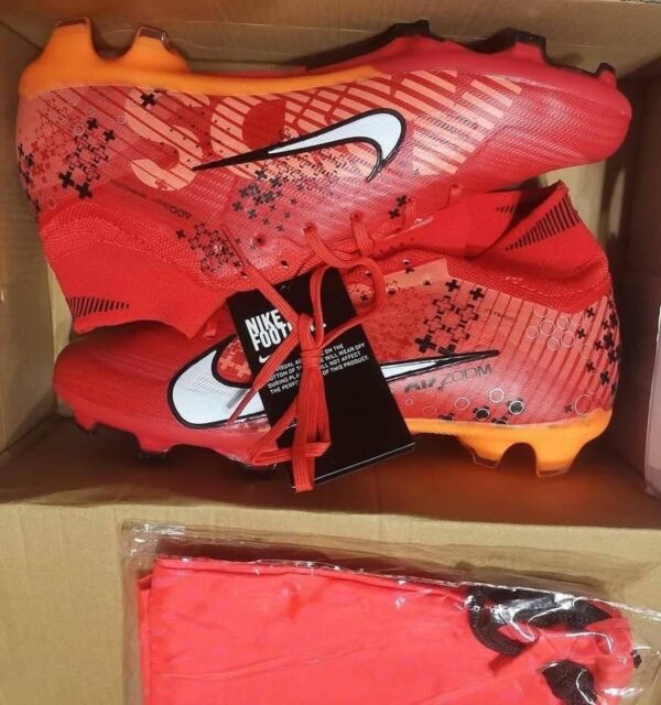 Soccer cleats - Image 5